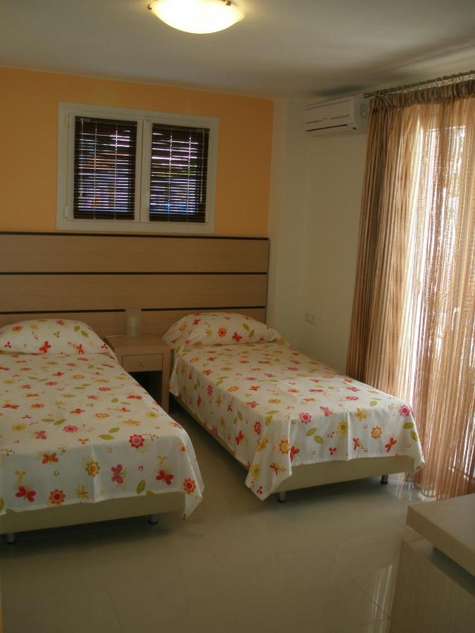 Rainbow Resort Paralía Esterno foto